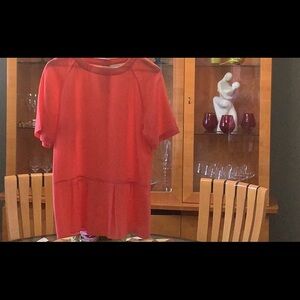 Designer Trina Turk never disappoints. 💯 Silk nice length 26 from shoulder.